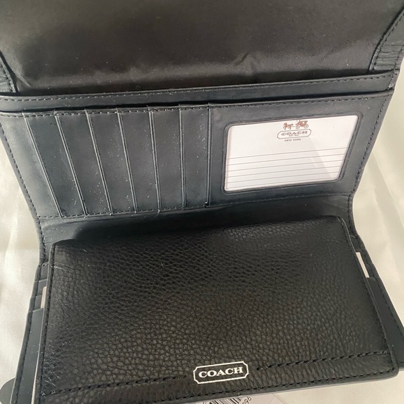 Coach EAST/WEST HARLEY HOBO WITH HOLOGRAM LACQUER RIVETS & WALLET - Picture 13 of 15